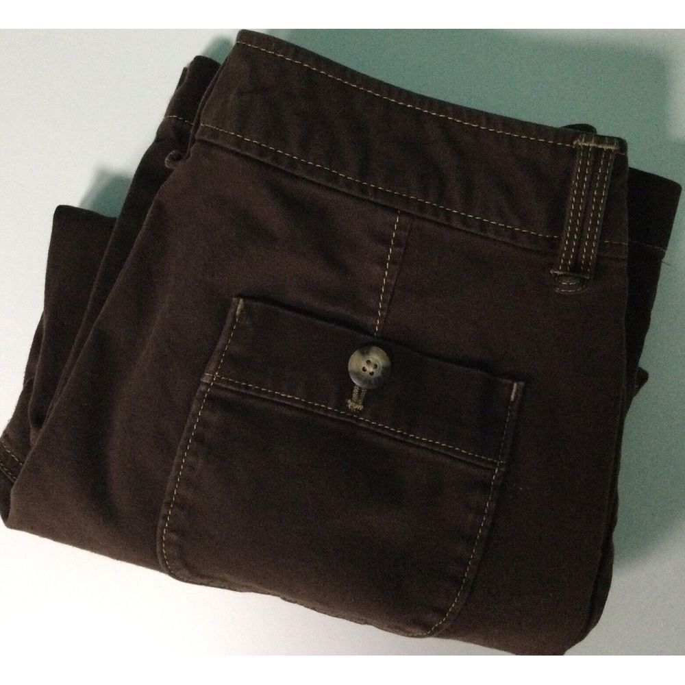 Eddie‎ Bauer Women's Capri Pants 6 Brown Stretch Waist Button Leg